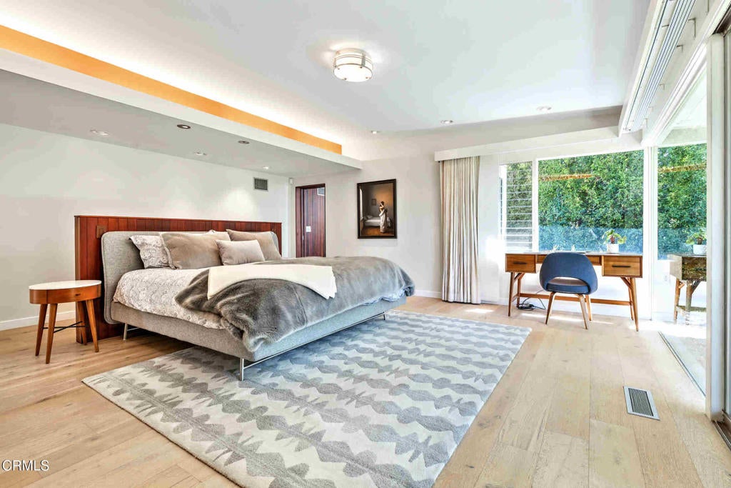 Pasadena, California, 91107, United States, 5 Bedrooms Bedrooms, ,5 BathroomsBathrooms,Residential,Active,1941341