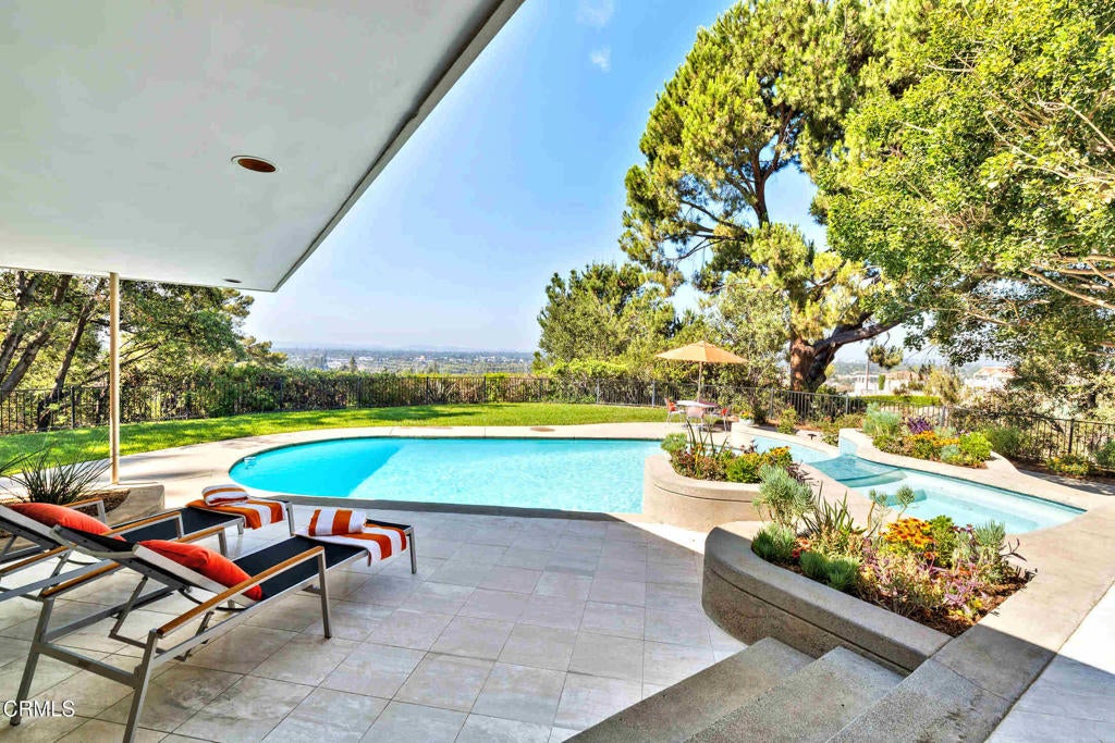 Pasadena, California, 91107, United States, 5 Bedrooms Bedrooms, ,5 BathroomsBathrooms,Residential,Active,1941341