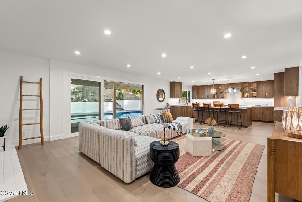 Westlake Village, California, 91361, United States, 4 Bedrooms Bedrooms, ,4 BathroomsBathrooms,Residential,Active,1867926