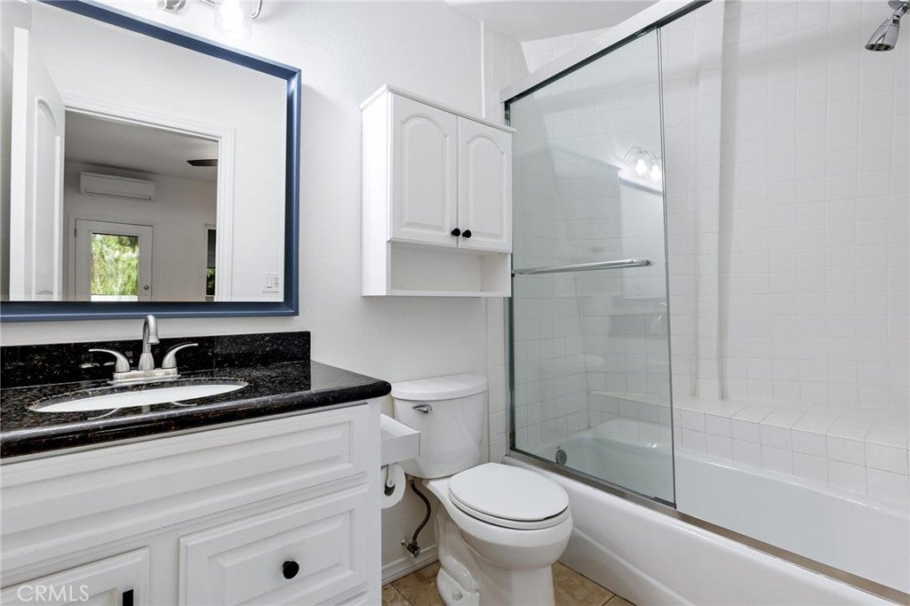 Chatsworth, California, 91311, United States, 4 Bedrooms Bedrooms, ,4 BathroomsBathrooms,Residential,Active,2011421