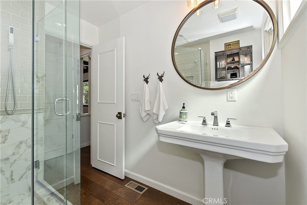 Lake Arrowhead, California, 92352, United States, 4 Bedrooms Bedrooms, ,3 BathroomsBathrooms,Residential,Active,1786792