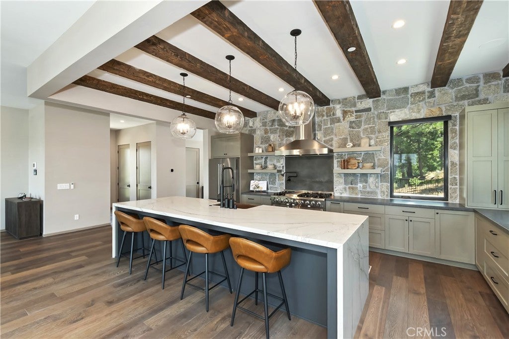 Lake Arrowhead, California, 92352, United States, 3 Bedrooms Bedrooms, ,3 BathroomsBathrooms,Residential,Active,1972160