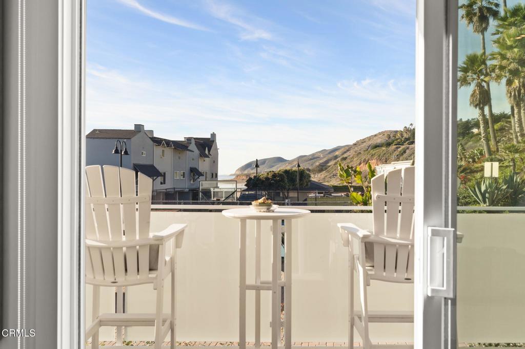 Malibu, California, 90265, United States, 4 Bedrooms Bedrooms, ,4 BathroomsBathrooms,Residential,Active,2006937