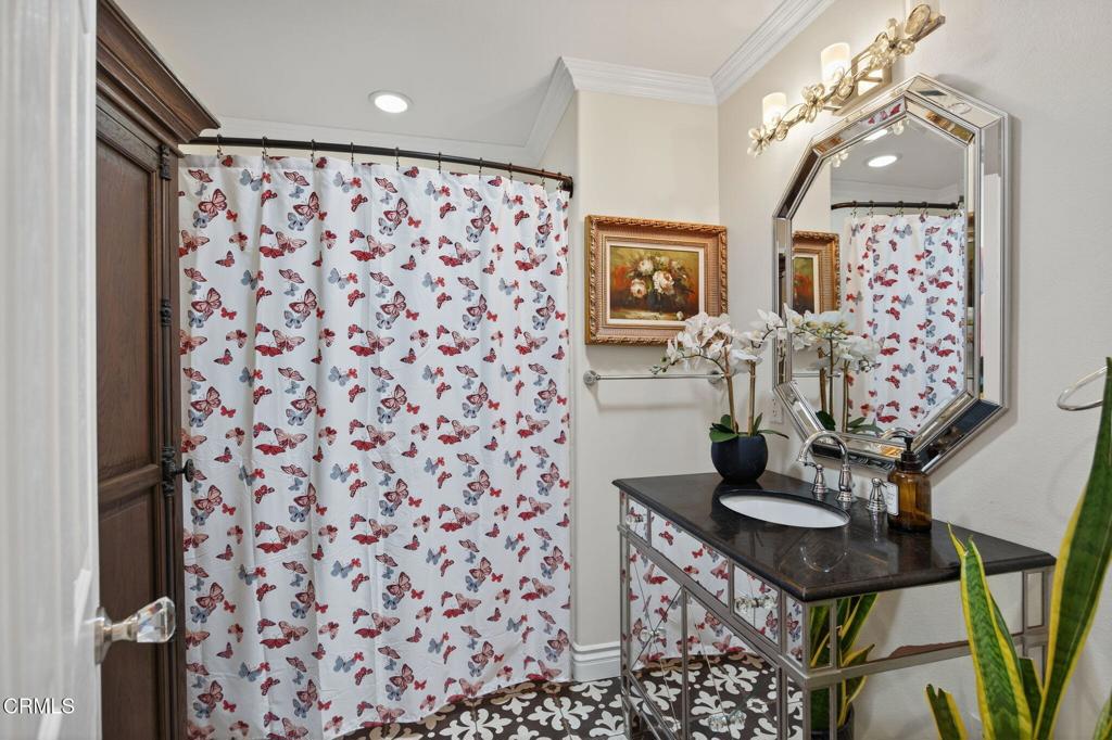 Camarillo, California, 93010, United States, 5 Bedrooms Bedrooms, ,5 BathroomsBathrooms,Residential,Active,1914579