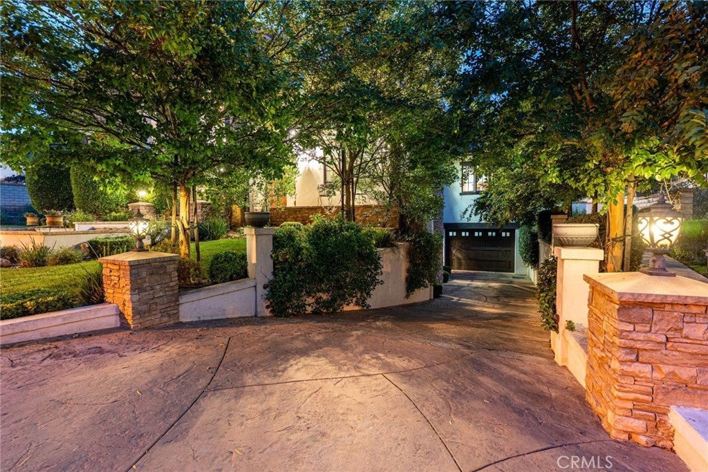 Valencia, California, 91381, United States, 6 Bedrooms Bedrooms, ,11 BathroomsBathrooms,Residential,Active,1959978