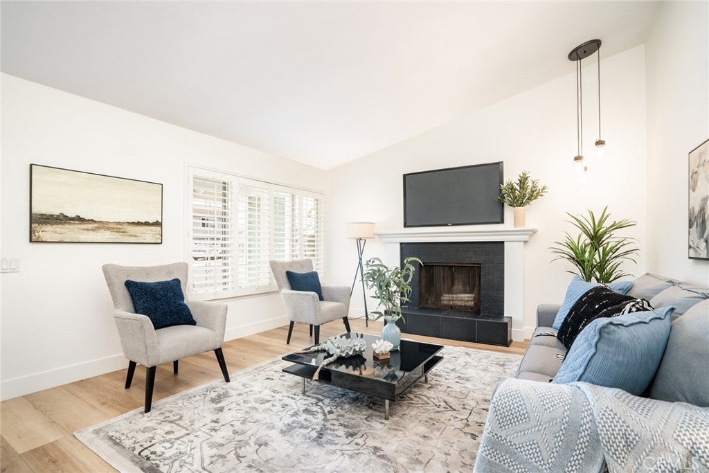 Huntington Beach, California, 92647, United States, 4 Bedrooms Bedrooms, ,3 BathroomsBathrooms,Residential,Active,2037145