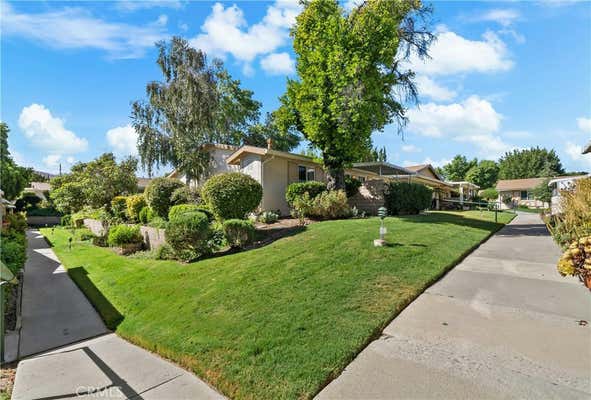 26756 WHISPERING LEAVES DR UNIT B, NEWHALL, CA 91321, photo 3 of 33