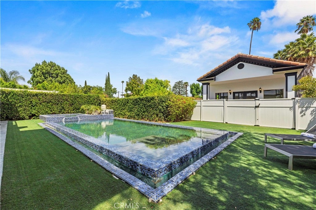 Encino, California, 91436, United States, 7 Bedrooms Bedrooms, ,7 BathroomsBathrooms,Residential,Active,1922652