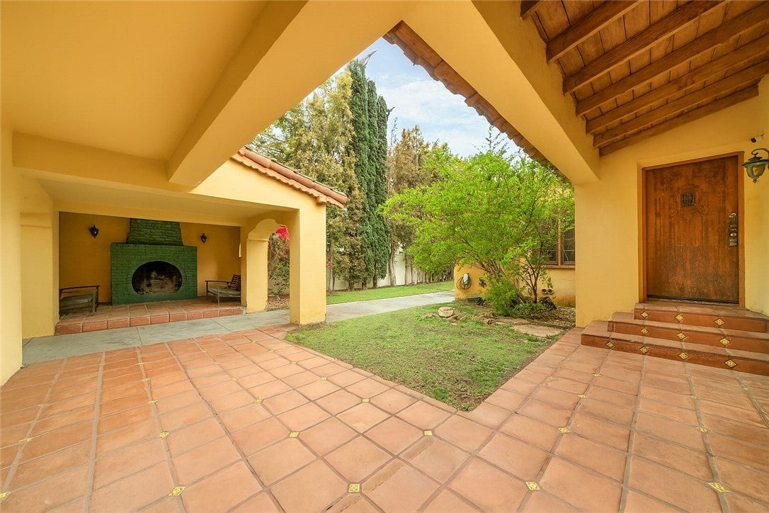 Los Angeles, California, 90035, United States, 3 Bedrooms Bedrooms, ,2 BathroomsBathrooms,Residential,Active,1922738
