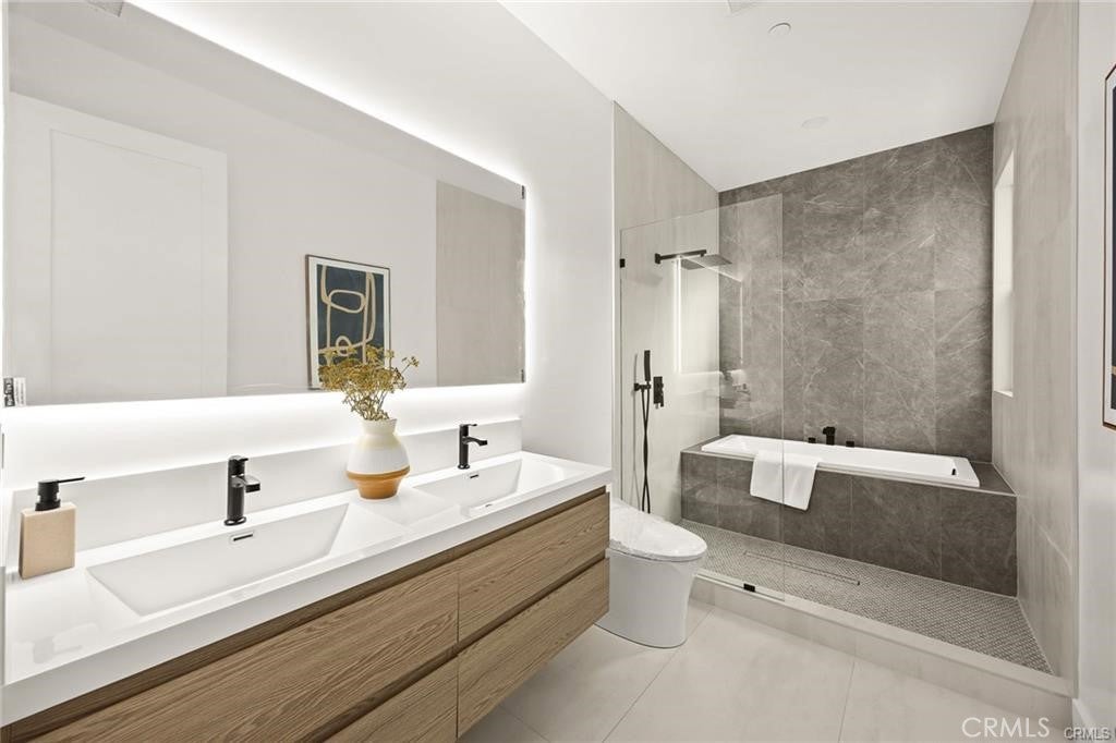 Pasadena, California, 91107, United States, 5 Bedrooms Bedrooms, ,6 BathroomsBathrooms,Residential,Active,1960137