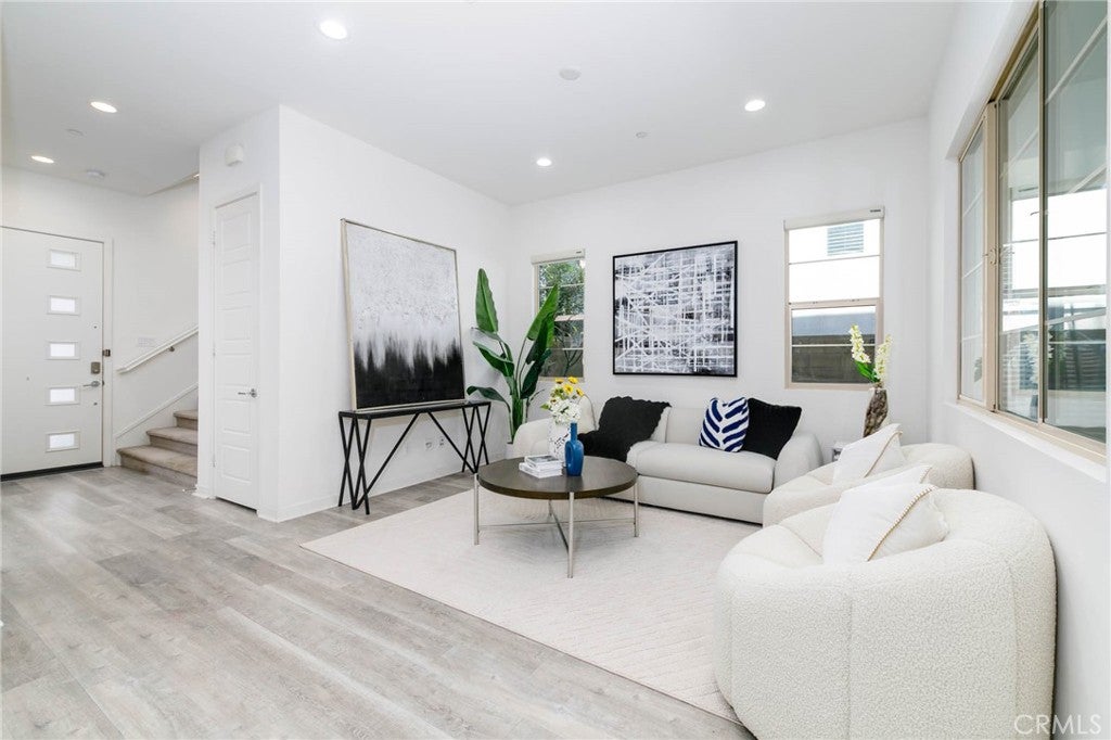 Irvine, California, 92618, United States, 3 Bedrooms Bedrooms, ,3 BathroomsBathrooms,Residential,Active,1942374