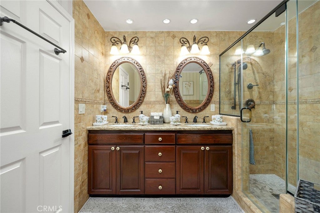 Chatsworth, California, 91311, United States, 4 Bedrooms Bedrooms, ,3 BathroomsBathrooms,Residential,Active,2006764