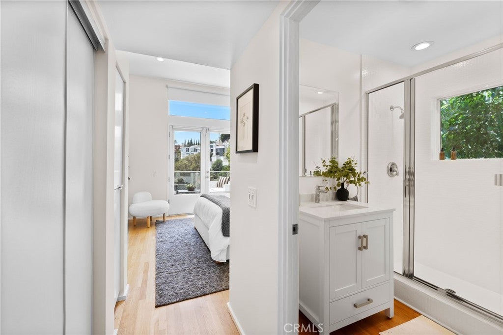 Los Angeles, California, 90069, United States, 3 Bedrooms Bedrooms, ,4 BathroomsBathrooms,Residential,Active,1959526