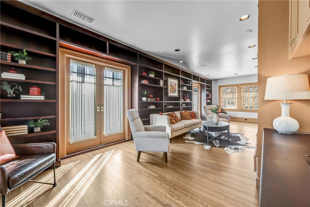 Pasadena, California, 91106, United States, 8 Bedrooms Bedrooms, ,10 BathroomsBathrooms,Residential,Active,1996260