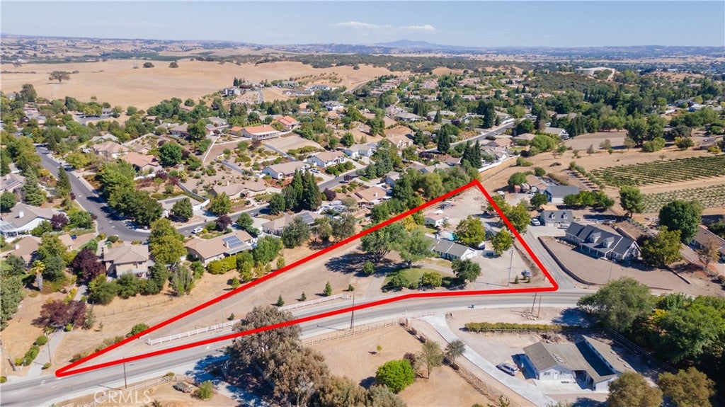 Paso Robles, California, 93446, United States, 4 Bedrooms Bedrooms, ,2 BathroomsBathrooms,Residential,Active,1929671