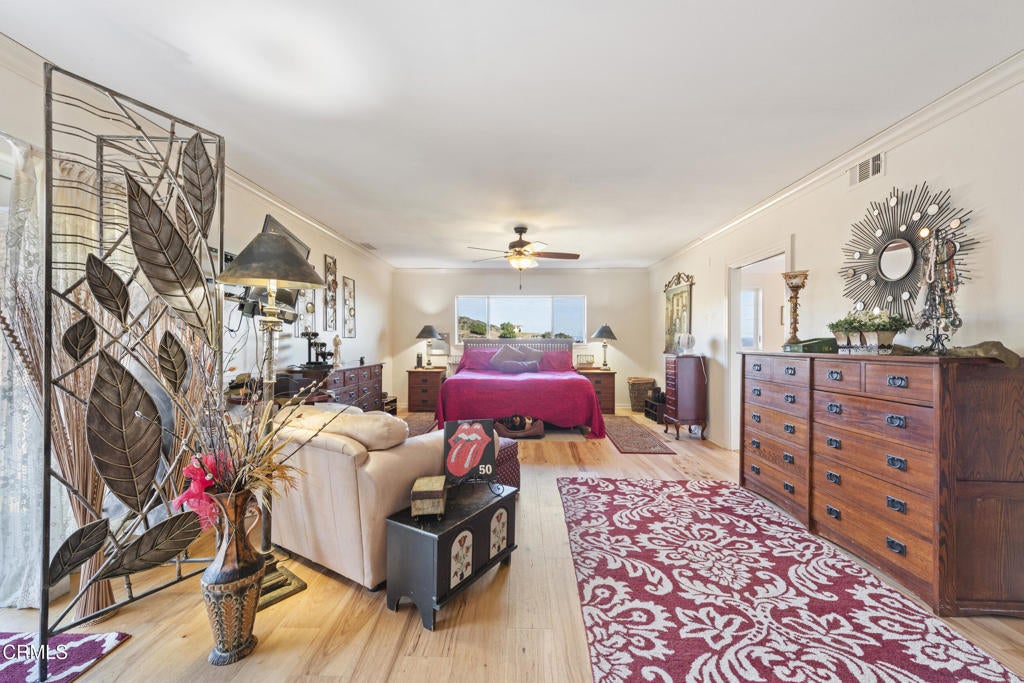 Camarillo, California, 93010, United States, 6 Bedrooms Bedrooms, ,4 BathroomsBathrooms,Residential,Active,1953410