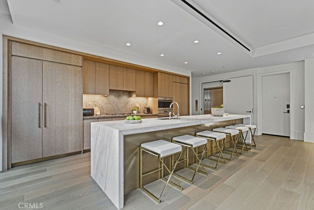 Los Angeles, California, 90069, United States, 2 Bedrooms Bedrooms, ,3 BathroomsBathrooms,Residential,Active,1995278