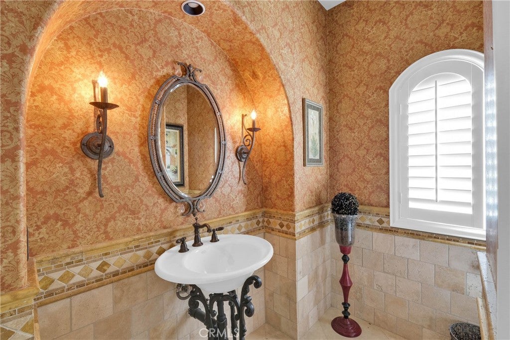 Walnut, California, 91789, United States, 5 Bedrooms Bedrooms, ,5 BathroomsBathrooms,Residential,Active,1952624