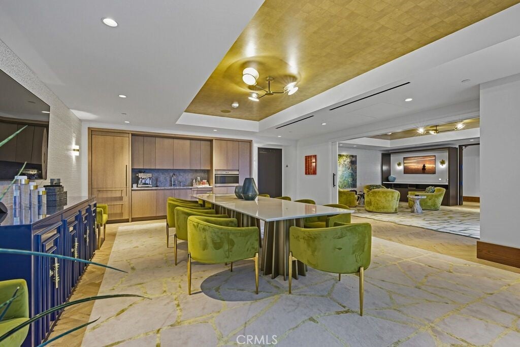 Los Angeles, California, 90069, United States, 2 Bedrooms Bedrooms, ,3 BathroomsBathrooms,Residential,Active,1995278