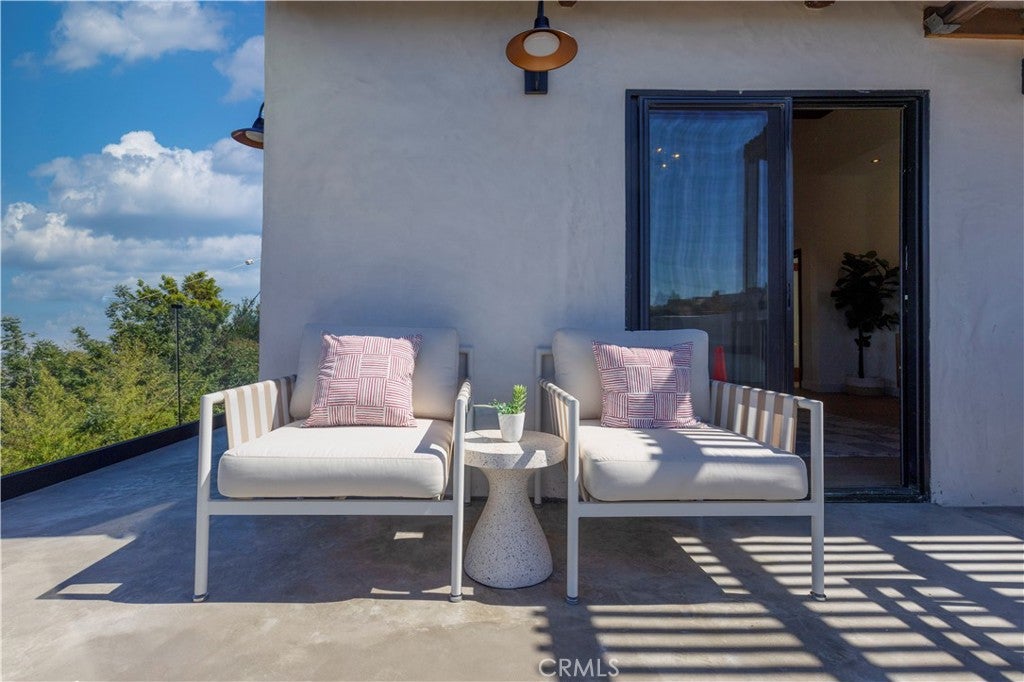 Los Angeles, California, 90046, United States, 3 Bedrooms Bedrooms, ,4 BathroomsBathrooms,Residential,Active,1862862