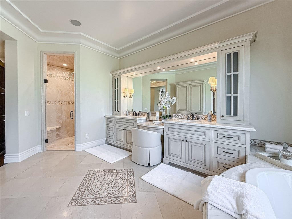 Westlake Village, California, 91361, United States, 3 Bedrooms Bedrooms, ,4 BathroomsBathrooms,Residential,Active,1985851