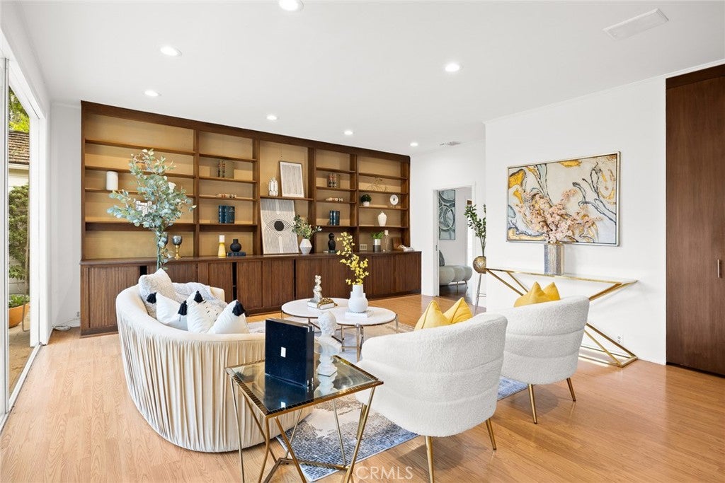 San Marino, California, 91108, United States, 4 Bedrooms Bedrooms, ,3 BathroomsBathrooms,Residential,Active,1993951