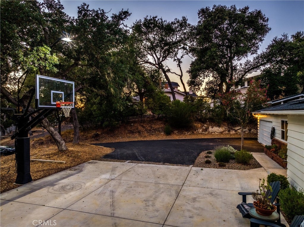 Atascadero, California, 93422, United States, 4 Bedrooms Bedrooms, ,2 BathroomsBathrooms,Residential,Active,1913985