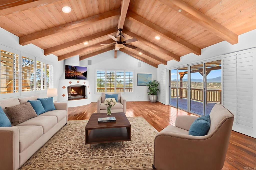 Escondido, California, 92026, United States, 3 Bedrooms Bedrooms, ,2 BathroomsBathrooms,Residential,Active,1972147