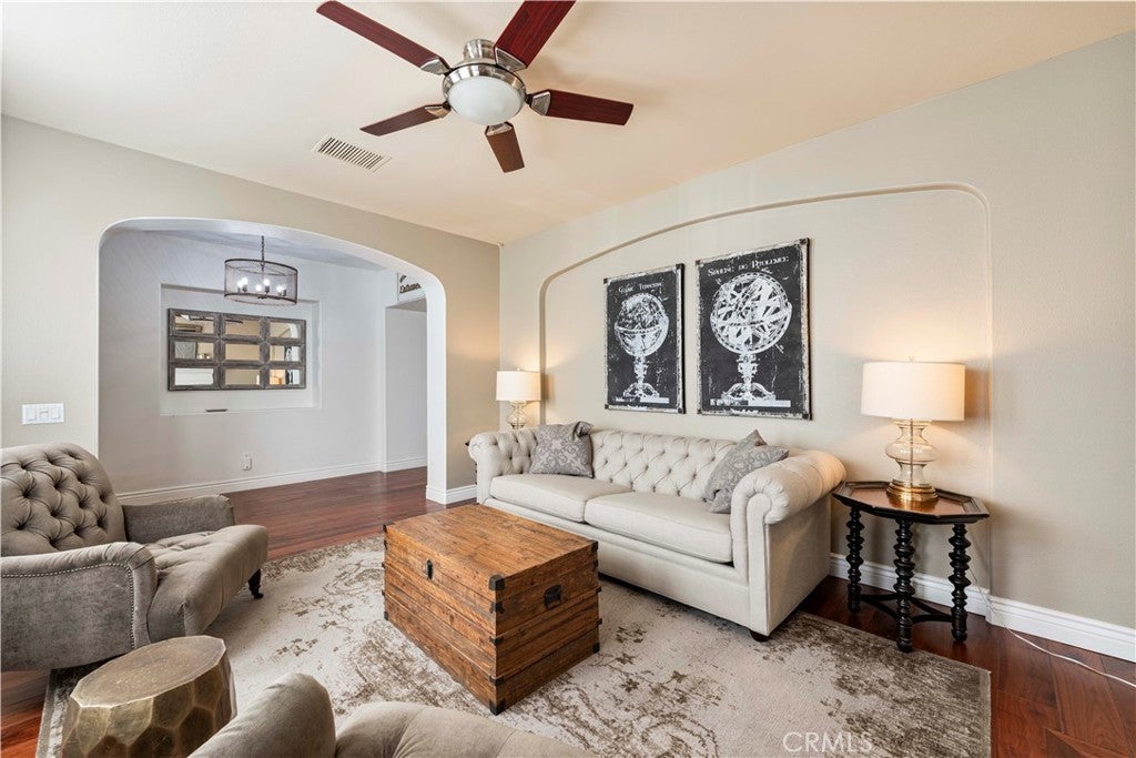 Valencia, California, 91381, United States, 5 Bedrooms Bedrooms, ,4 BathroomsBathrooms,Residential,Active,2007929