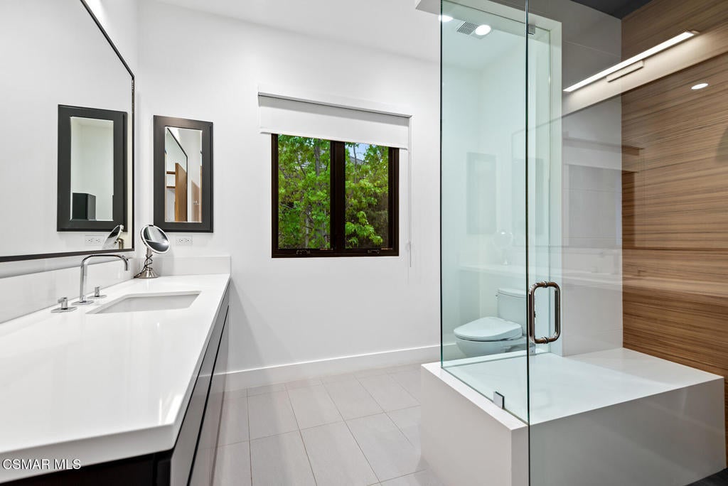 Westlake Village, California, 91361, United States, 4 Bedrooms Bedrooms, ,6 BathroomsBathrooms,Residential,Active,1989774