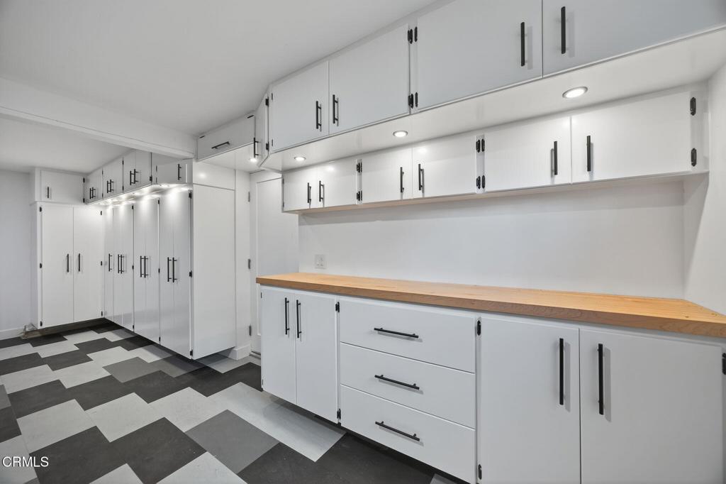 Ventura, California, 93001, United States, 4 Bedrooms Bedrooms, ,3 BathroomsBathrooms,Residential,Active,1926891