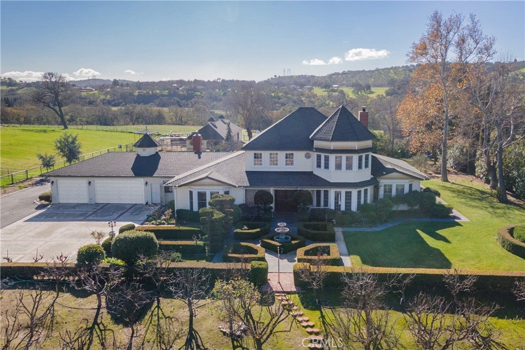 Paso Robles, California, 93446, United States, 4 Bedrooms Bedrooms, ,5 BathroomsBathrooms,Residential,Active,2016421