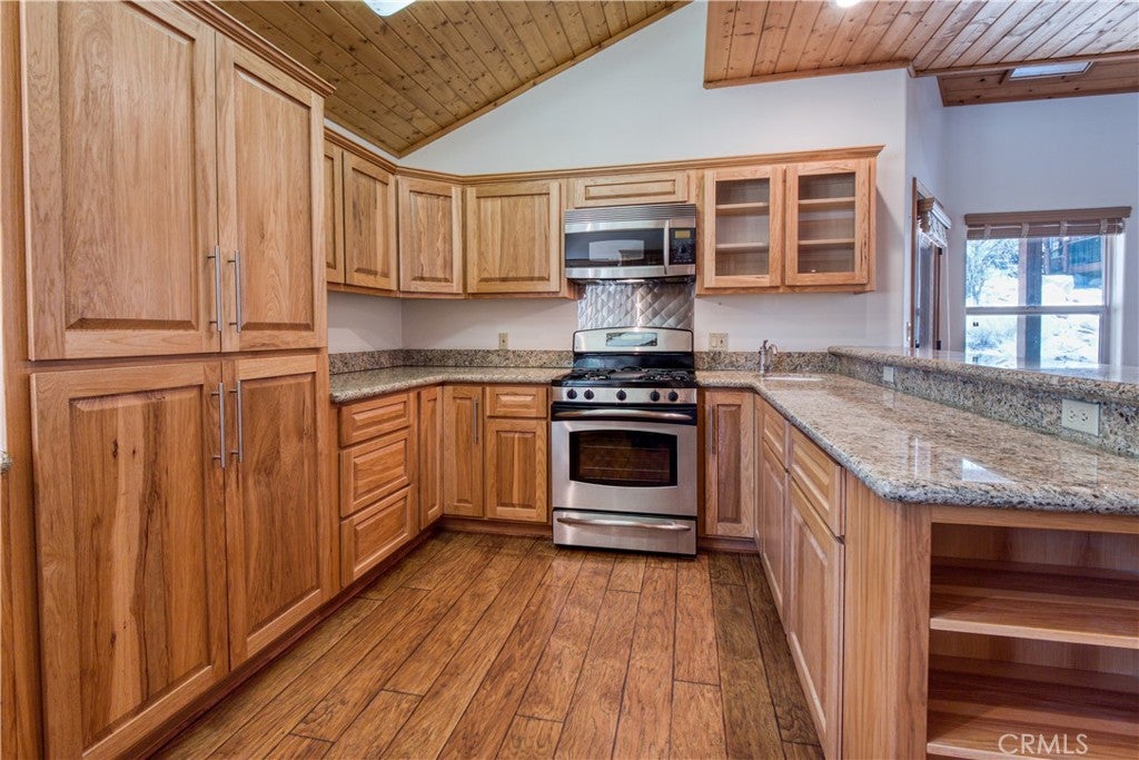 Big Bear Lake, California, 92315, United States, 4 Bedrooms Bedrooms, ,3 BathroomsBathrooms,Residential,Active,1919050