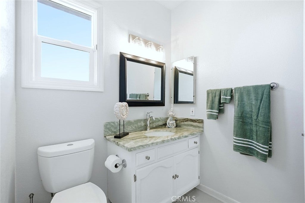 Seal Beach, California, 90740, United States, 4 Bedrooms Bedrooms, ,3 BathroomsBathrooms,Residential,Active,2010555