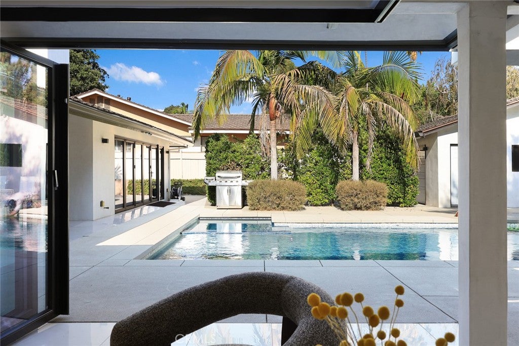 San Marino, California, 91108, United States, 4 Bedrooms Bedrooms, ,4 BathroomsBathrooms,Residential,Active,1909089
