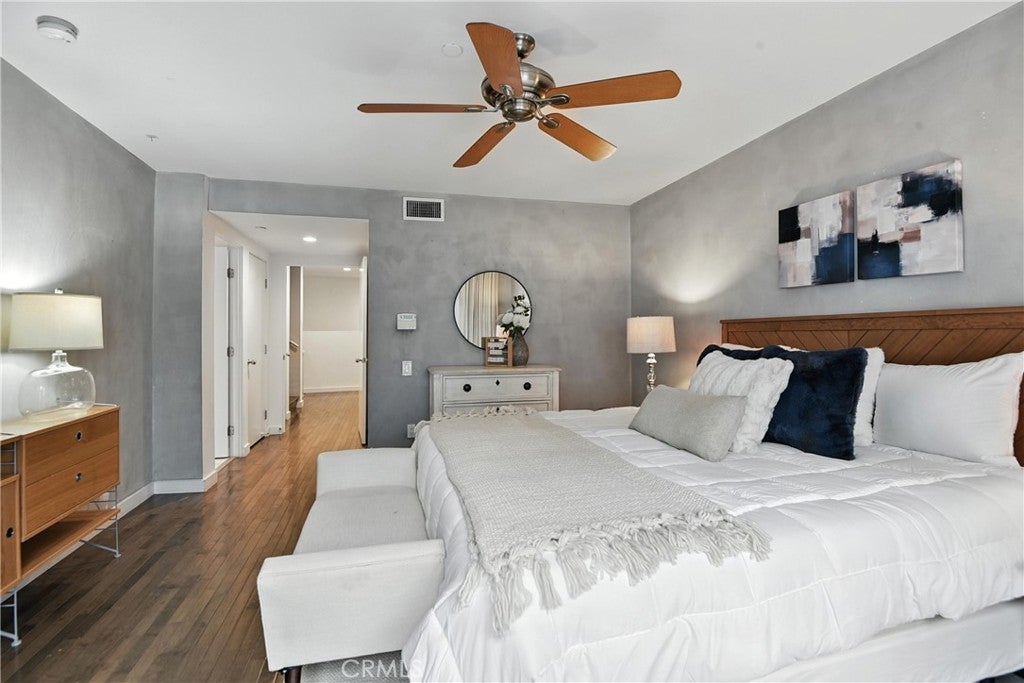 Santa Monica, California, 90405, United States, 3 Bedrooms Bedrooms, ,3 BathroomsBathrooms,Residential,Active,2008737