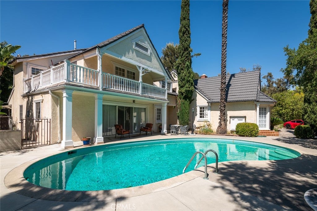 Glendale, California, 91207, United States, 4 Bedrooms Bedrooms, ,4 BathroomsBathrooms,Residential,Active,1945087