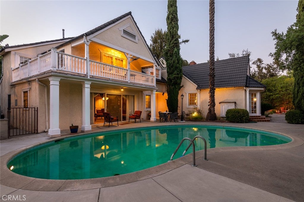 Glendale, California, 91207, United States, 4 Bedrooms Bedrooms, ,4 BathroomsBathrooms,Residential,Active,1945087