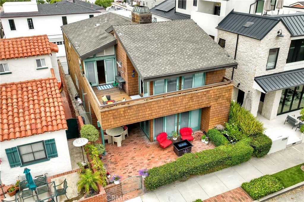 Newport Beach, California, 92661, United States, 4 Bedrooms Bedrooms, ,3 BathroomsBathrooms,Residential,Active,1894578