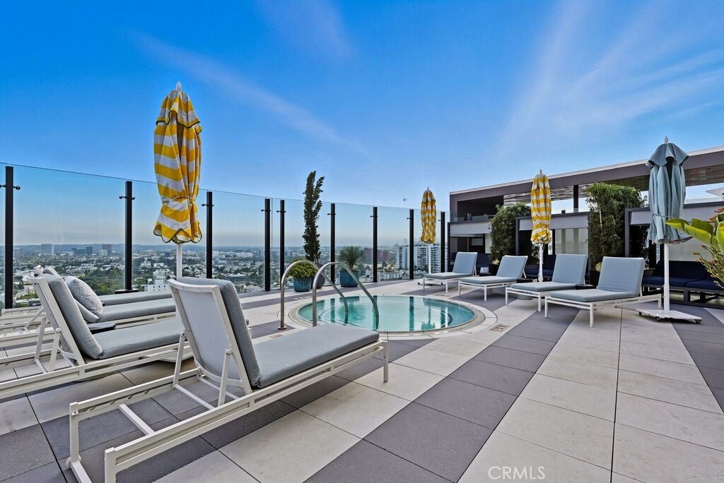 Los Angeles, California, 90069, United States, 2 Bedrooms Bedrooms, ,3 BathroomsBathrooms,Residential,Active,1995278