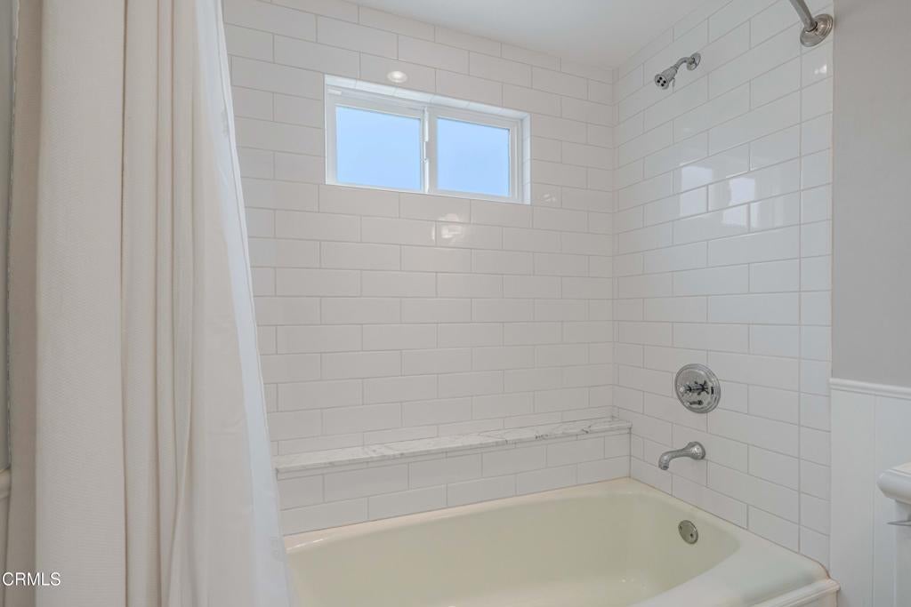 Oxnard, California, 93035, United States, 4 Bedrooms Bedrooms, ,5 BathroomsBathrooms,Residential,Active,1946436