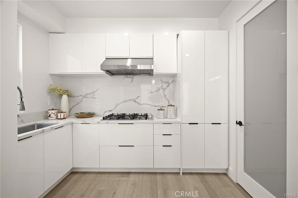 Pasadena, California, 91107, United States, 5 Bedrooms Bedrooms, ,6 BathroomsBathrooms,Residential,Active,1960137