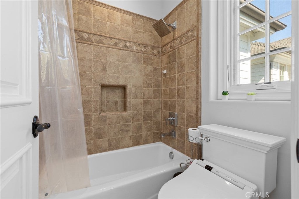 Huntington Beach, California, 92649, United States, 4 Bedrooms Bedrooms, ,4 BathroomsBathrooms,Residential,Active,1780402