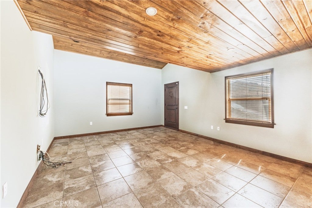 Costa Mesa, California, 92627, United States, 3 Bedrooms Bedrooms, ,2 BathroomsBathrooms,Residential,Active,1909898