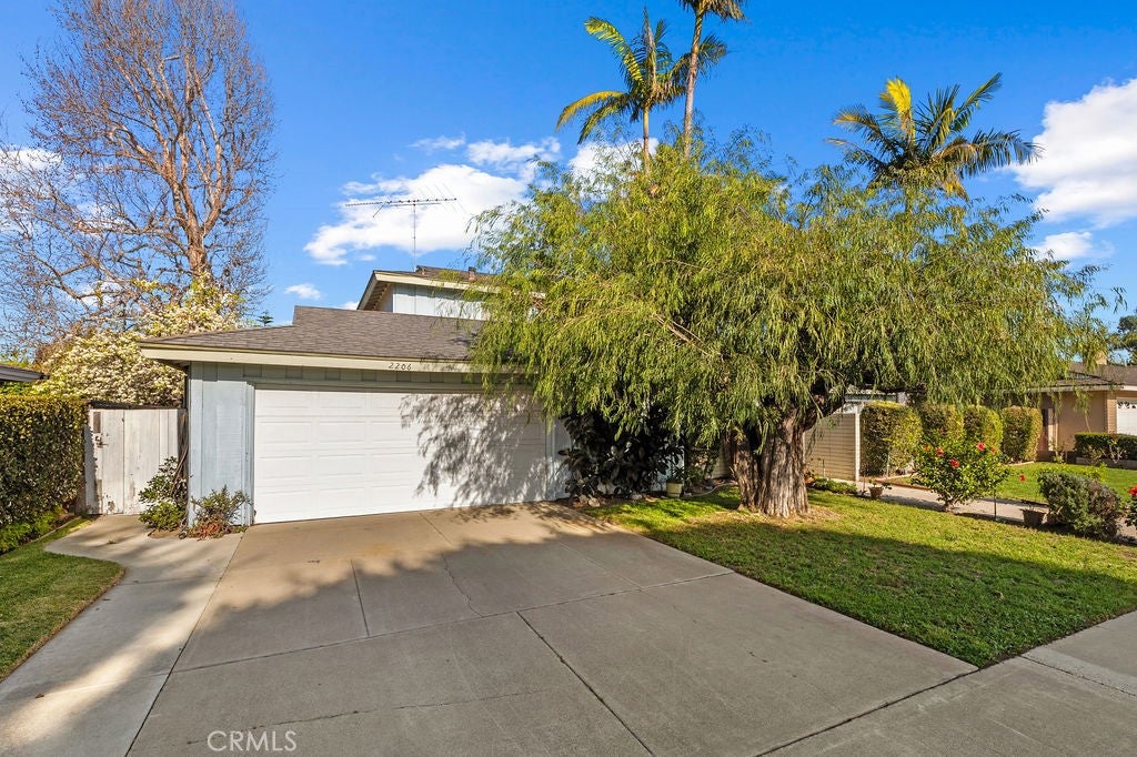 Newport Beach, California, 92660, United States, 4 Bedrooms Bedrooms, ,3 BathroomsBathrooms,Residential,Pending,2016109