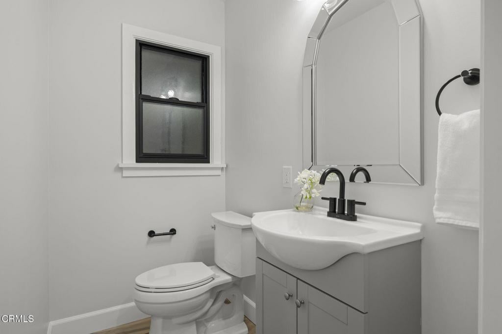 Camarillo, California, 93010, United States, 4 Bedrooms Bedrooms, ,5 BathroomsBathrooms,Residential,Active,1944013