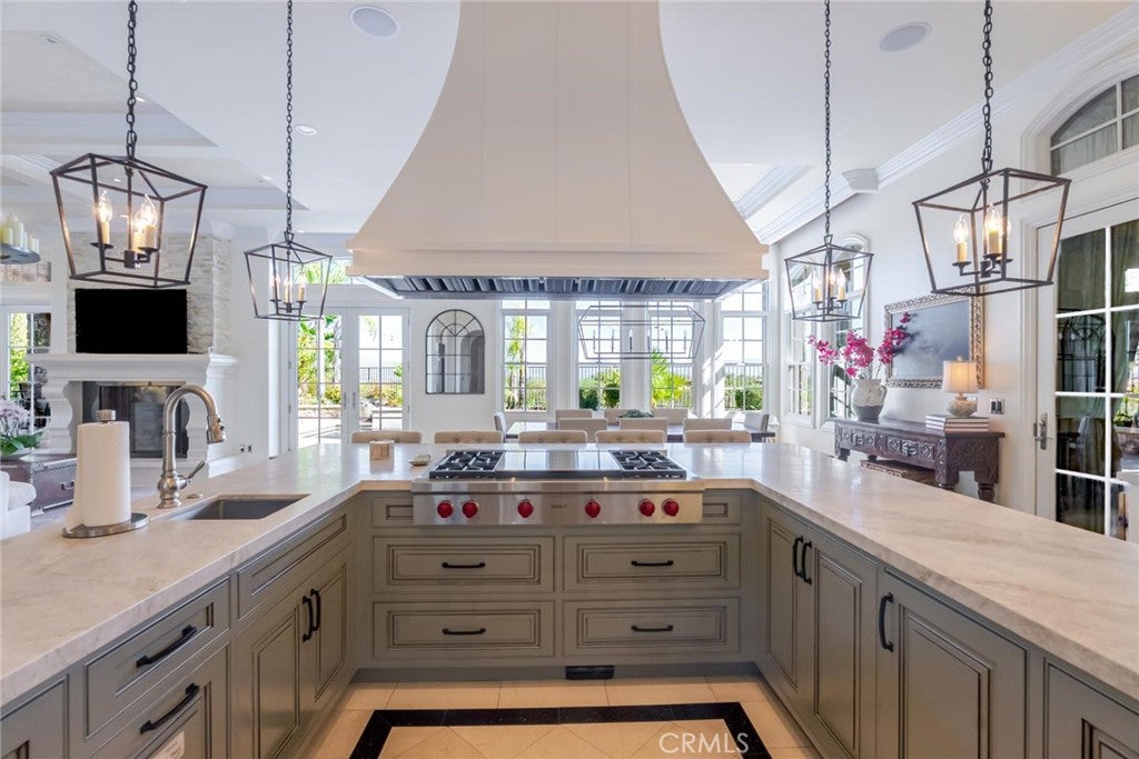 Valencia, California, 91381, United States, 7 Bedrooms Bedrooms, ,10 BathroomsBathrooms,Residential,Active,1959930