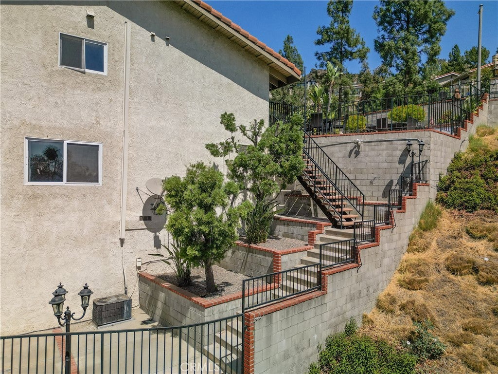 Burbank, California, 91501, United States, 5 Bedrooms Bedrooms, ,5 BathroomsBathrooms,Residential,Active,1943797