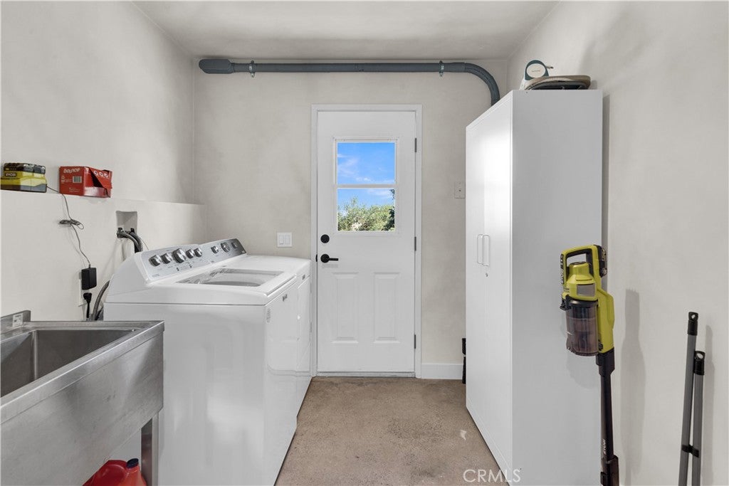 Paso Robles, California, 93446, United States, 4 Bedrooms Bedrooms, ,3 BathroomsBathrooms,Residential,Active,1941140