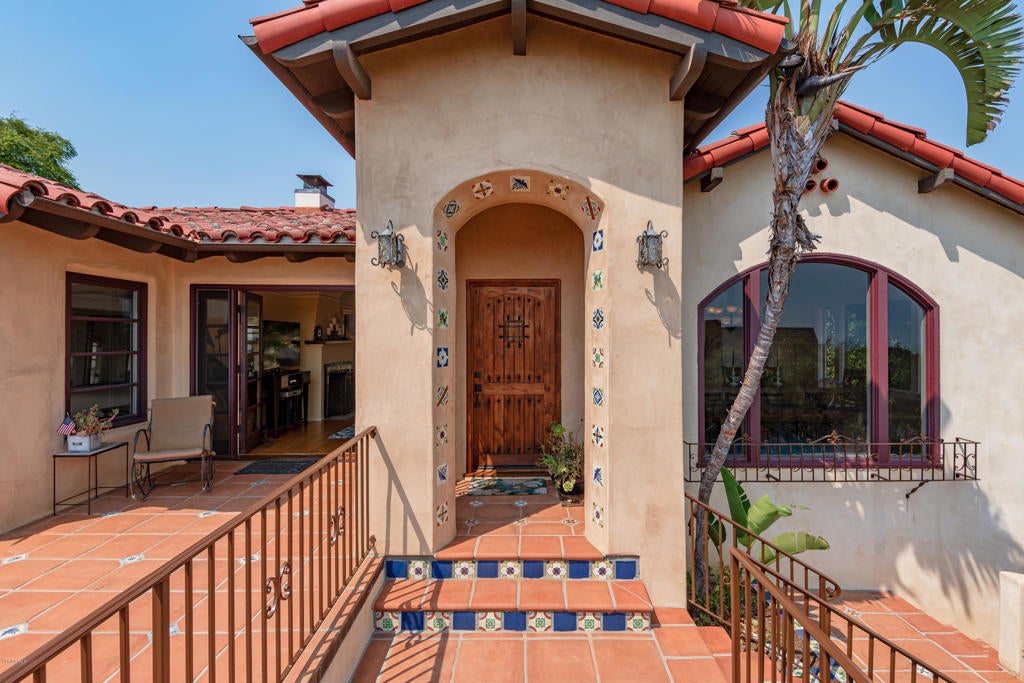 Ventura, California, 93001, United States, 3 Bedrooms Bedrooms, ,3 BathroomsBathrooms,Residential,Active,1944044